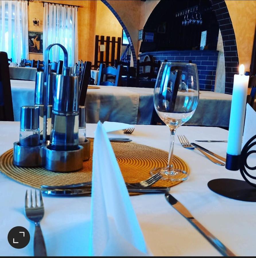 Restaurant Casa Miorita Hotel Busteni Bagian luar foto